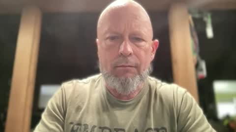 Snapshot of eevilempire chatting on 04/23/26, 05:26 Harley Biker online show from 04/23/26, 05:26