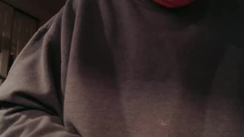 Snapshot of eeyoreeeyore chatting on 10/29/25, 09:16 eeyoreeeyore online show from 10/29/25, 09:16