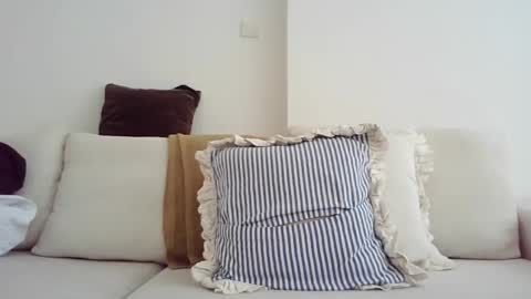 Snapshot of efdan chatting on 02/18/25, 10:05 Dan online show from 02/18/25, 10:05