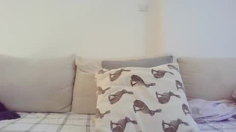 Snapshot of efdan chatting on 10/21/25, 06:03 Dan online show from 10/21/25, 06:03