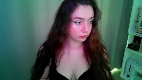 effie_balconii online show from 09/15/25, 10:59