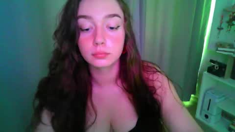 effie_balconii online show from 09/22/25, 10:50