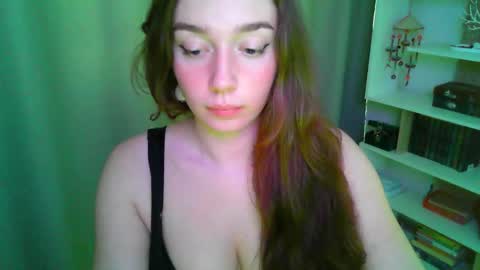 effie_balconii online show from 09/29/25, 11:48