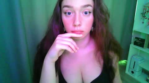 effie_balconii online show from 10/01/25, 12:00