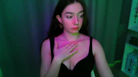 Snapshot of effie_balconii chatting on 03/15/26, 03:51 effie_balconii online show from 03/15/26, 03:51