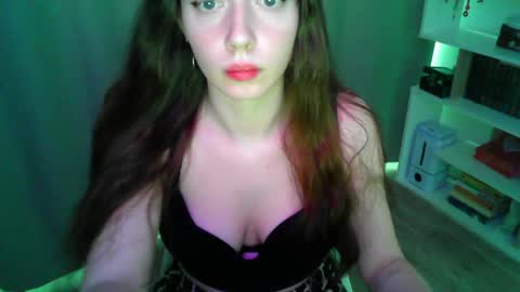 Snapshot of effie_balconii chatting on 04/10/26, 10:53 effie_balconii online show from 04/10/26, 10:53
