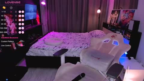 Effie online show from 03/09/25, 06:43