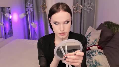 Effie Mur online show from 01/10/26, 08:43