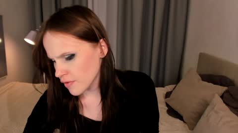 Effie Mur online show from 04/10/26, 12:16