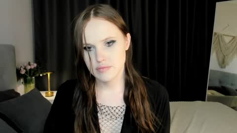 Effie Mur online show from 04/15/26, 08:53