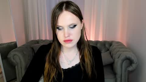 Snapshot of effiemur chatting on 07/05/26, 04:19 Effie Mur online show from 07/05/26, 04:19
