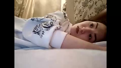 Snapshot of effy007 chatting on 12/17/24, 02:00 Effy online show from 12/17/24, 02:00