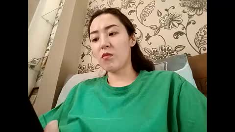 Effy online show from 04/05/26, 12:35