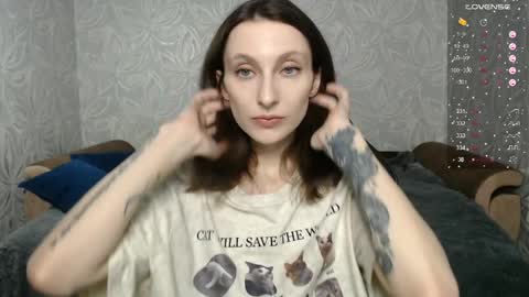 Snapshot of effy_gray chatting on 04/10/26, 06:51 Anna online show from 04/10/26, 06:51