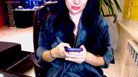Effy online show from 10/06/25, 06:38