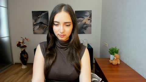 Snapshot of effy_royse chatting on 04/06/26, 05:41 Effy Royse online show from 04/06/26, 05:41