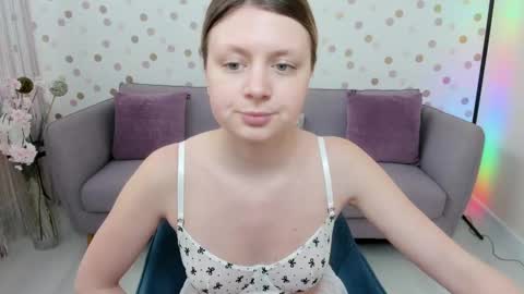 Effy online show from 03/03/25, 09:33