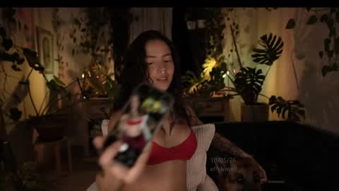 Effy online show from 05/19/26, 01:11