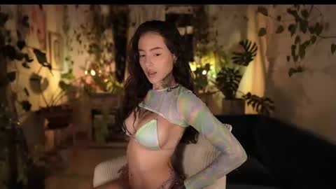 Snapshot of effylowell_ chatting on 06/23/26, 01:47 Effy online show from 06/23/26, 01:47