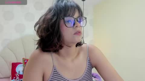 Snapshot of effystonnem chatting on 12/13/24, 07:10  E F F Y  online show from 12/13/24, 07:10