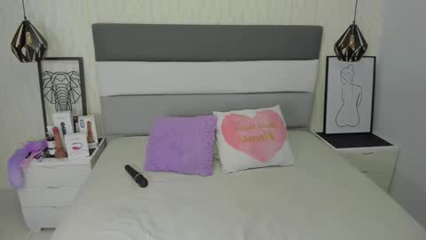 Snapshot of effystonnem chatting on 02/03/25, 07:52  E F F Y  online show from 02/03/25, 07:52