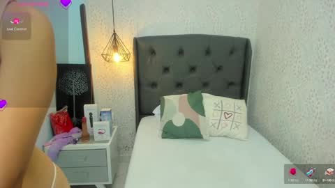 Snapshot of effystonnem chatting on 03/05/25, 07:27  E F F Y  online show from 03/05/25, 07:27