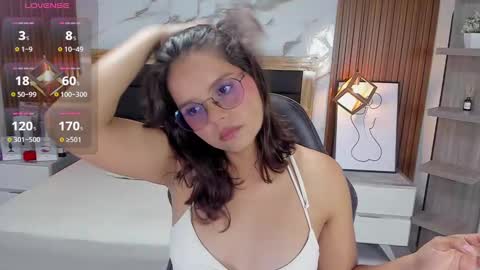 Snapshot of effystonnem chatting on 09/26/25, 07:18  E F F Y  online show from 09/26/25, 07:18