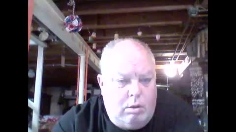 Snapshot of efriff chatting on 05/25/26, 11:16 efriff online show from 05/25/26, 11:16