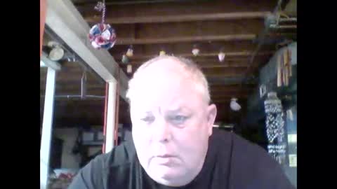 Snapshot of efriff chatting on 05/28/26, 11:40 efriff online show from 05/28/26, 11:40