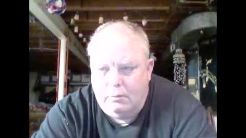 Snapshot of efriff chatting on 06/04/26, 10:32 efriff online show from 06/04/26, 10:32