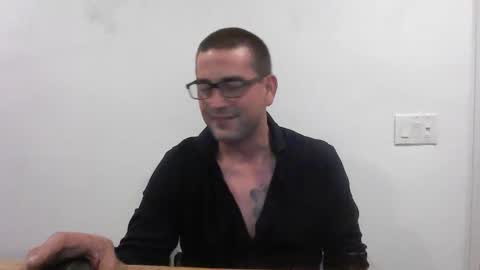 Snapshot of eguevara555500 chatting on 04/21/26, 05:58 SilverBulture online show from 04/21/26, 05:58