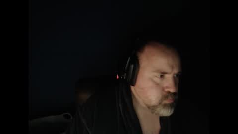 Snapshot of ehmac84 chatting on 11/28/25, 11:07 Eh Mac online show from 11/28/25, 11:07