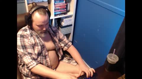 Snapshot of ehmac84 chatting on 01/10/26, 05:26 Eh Mac online show from 01/10/26, 05:26