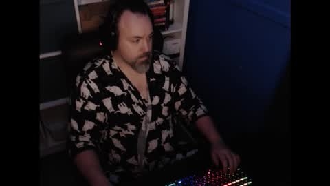 Snapshot of ehmac84 chatting on 01/11/26, 01:05 Eh Mac online show from 01/11/26, 01:05