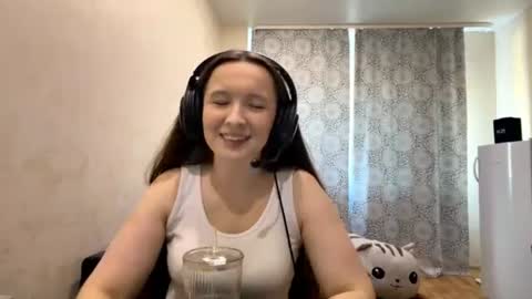 Snapshot of ehtellowndes chatting on 06/18/26, 11:25 Ehtell online show from 06/18/26, 11:25
