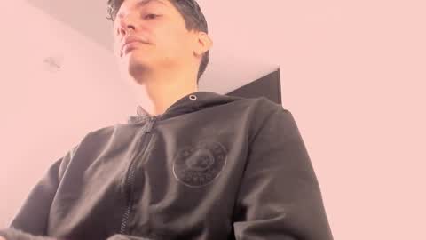 Snapshot of eider122 chatting on 02/11/26, 02:16 EIder online show from 02/11/26, 02:16