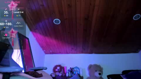 Snapshot of eileen_pinkman chatting on 06/21/26, 05:32 eileen_pinkman online show from 06/21/26, 05:32