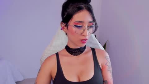   EileenFord    online show from 02/26/25, 10:20