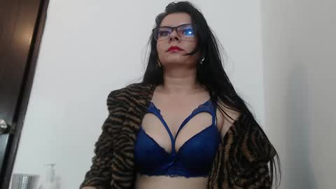 Snapshot of eileenqueen23 chatting on 02/11/25, 07:05 Eileen online show from 02/11/25, 07:05