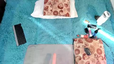 Snapshot of eilin_clio chatting on 10/25/25, 08:03 Eilin online show from 10/25/25, 08:03