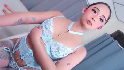 Eilleh online show from 12/21/25, 10:33