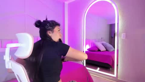 eimmy_bm online show from 10/12/25, 11:09