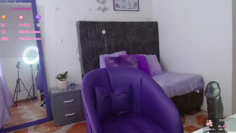 Snapshot of eimy01 chatting on 03/19/26, 01:04 eimy01 online show from 03/19/26, 01:04