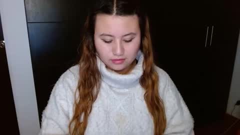 EIMY   MODEL INDEPENDENT online show from 12/04/24, 07:17