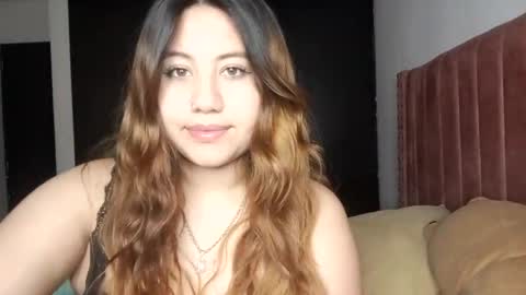 EIMY   MODEL INDEPENDENT online show from 02/09/25, 06:01