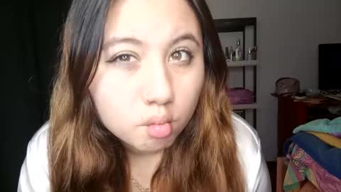 EIMY   MODEL INDEPENDENT online show from 02/11/25, 03:08