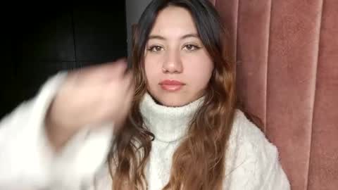 EIMY   MODEL INDEPENDENT online show from 02/21/25, 05:13