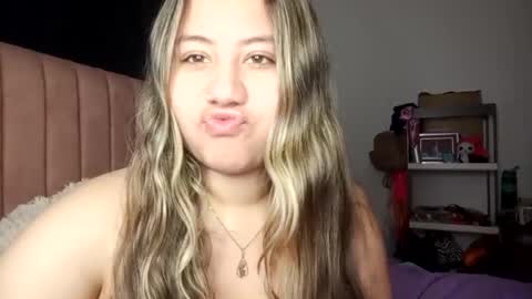 EIMY   MODEL INDEPENDENT online show from 09/19/25, 12:12