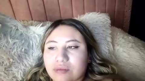 EIMY   MODEL INDEPENDENT online show from 09/22/25, 07:43