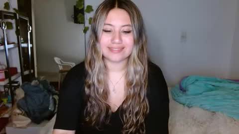 EIMY   MODEL INDEPENDENT online show from 10/07/25, 03:58